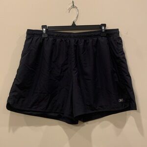 Reebok men’s mesh lined black shorts with zippered pocket, size XL